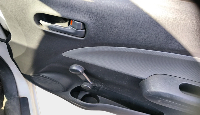 2015 Maruti Ritz LXI, Petrol, Manual, 97,099 km, interior