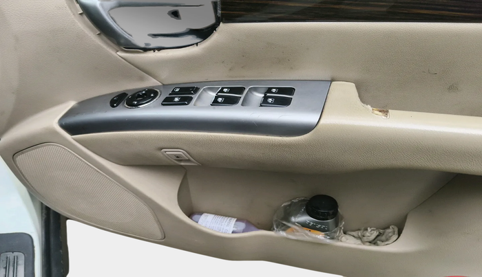 2011 Hyundai Santa Fe 2 WD, Diesel, Manual, 1,82,786 km, interior