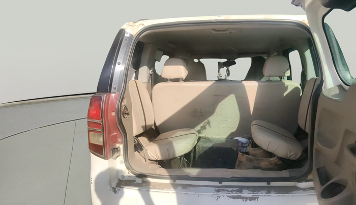 2015 Mahindra TUV300 T6 PLUS, Diesel, Manual, 1,57,517 km, exterior