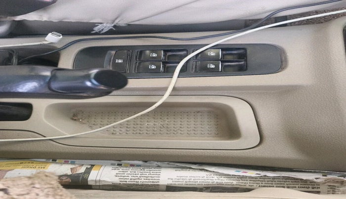 2015 Mahindra TUV300 T6 PLUS, Diesel, Manual, 1,57,517 km, interior