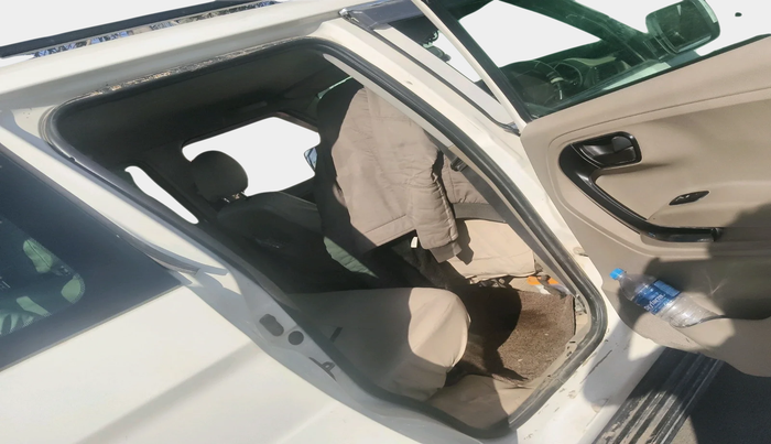 2015 Mahindra TUV300 T6 PLUS, Diesel, Manual, 1,57,517 km, interior