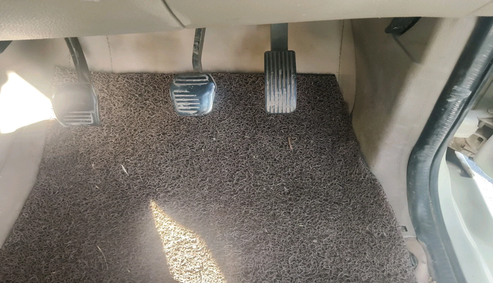 2015 Mahindra TUV300 T6 PLUS, Diesel, Manual, 1,57,517 km, interior