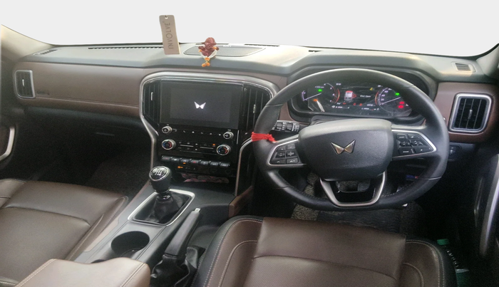 2023 Mahindra SCORPIO-N Z8 L DIESEL MT 2WD 7 STR, Diesel, Manual, 44,116 km, interior