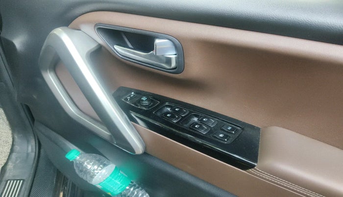 2023 Mahindra SCORPIO-N Z8 L DIESEL MT 2WD 7 STR, Diesel, Manual, 44,116 km, interior