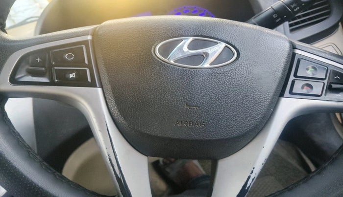 2012 Hyundai Verna FLUIDIC 1.6 CRDI SX, Diesel, Manual, 81,890 km, interior