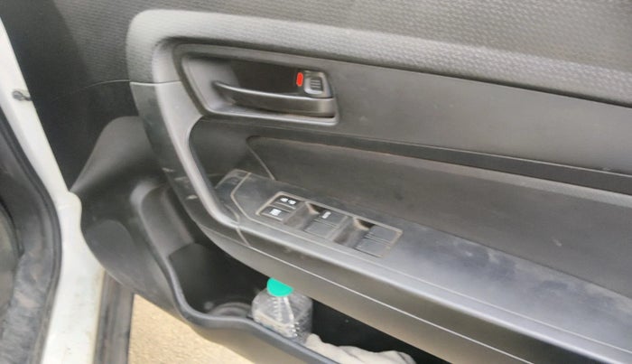 2020 Maruti Vitara Brezza LXI, Petrol, Manual, 55,050 km, interior