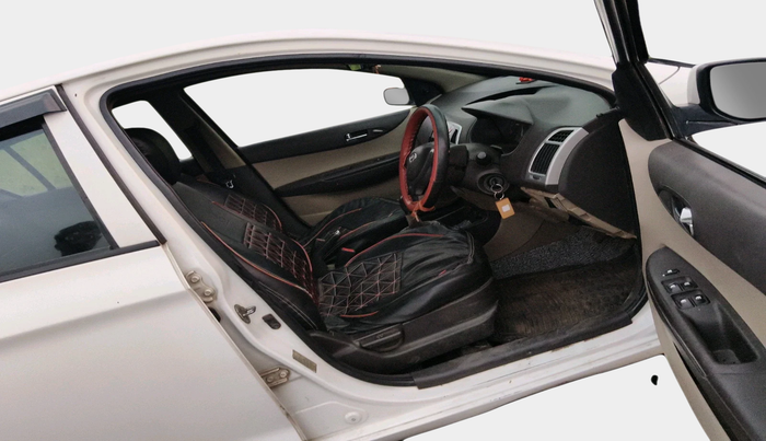 2011 Hyundai i20 MAGNA 1.4 CRDI, Diesel, Manual, 1,61,966 km, interior