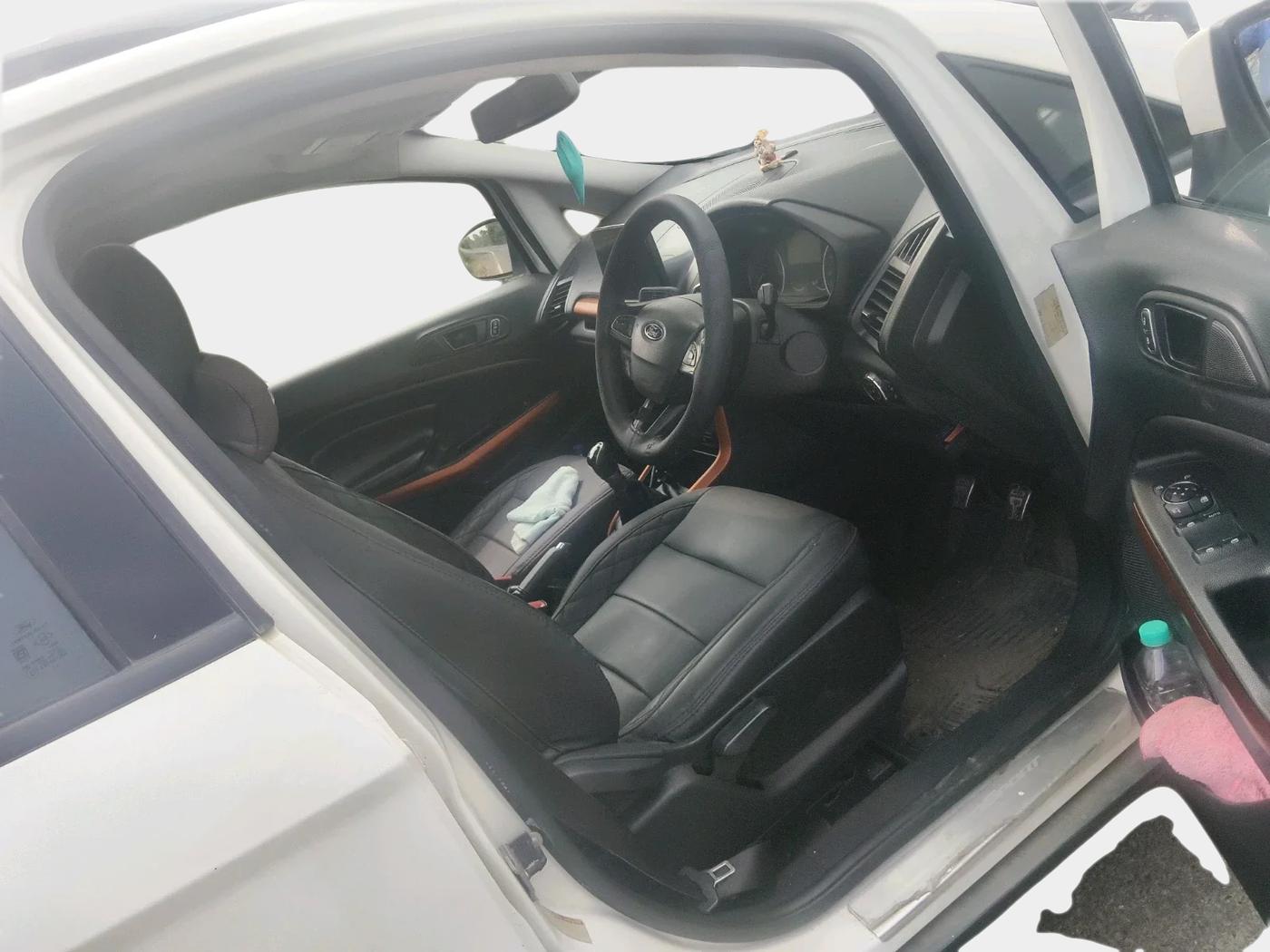 2020 Ford Ecosport TITANIUM 1.5L SPORTS(SUNROOF) DIESEL, Diesel, Manual, 1,22,703 km, interior