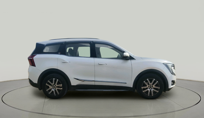 2022 Mahindra XUV700 AX 7 LUXURY D AT 7 STR, Diesel, Automatic, 1,20,090 km, exterior