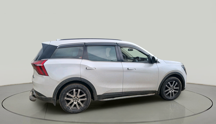 2022 Mahindra XUV700 AX 7 LUXURY D MT 7 STR, Diesel, Manual, 78,679 km, exterior