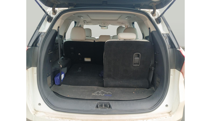 2022 Mahindra XUV700 AX 7 LUXURY D MT 7 STR, Diesel, Manual, 78,679 km, exterior