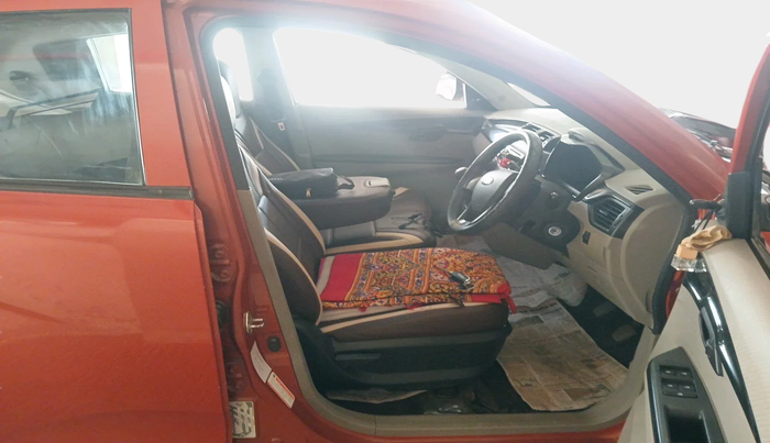 2016 Mahindra Kuv100 K4 6 STR, Petrol, Manual, 52,875 km, interior