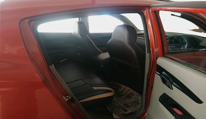 2016 Mahindra Kuv100 K4 6 STR, Petrol, Manual, 52,875 km, interior