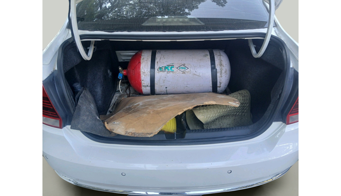 2013 Volkswagen Vento HIGHLINE 1.6 MPI, Petrol, Manual, 1,43,128 km, exterior