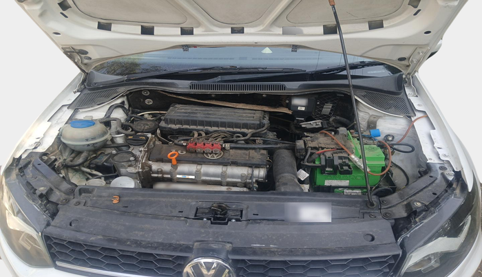 2013 Volkswagen Vento HIGHLINE 1.6 MPI, Petrol, Manual, 1,43,128 km, exterior