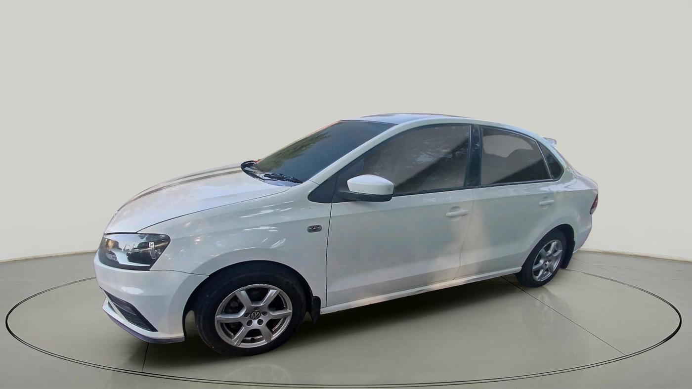 2013 Volkswagen Vento HIGHLINE 1.6 MPI, Petrol, Manual, 1,43,128 km, exterior