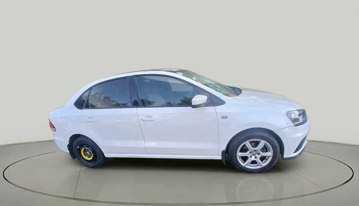 2013 Volkswagen Vento HIGHLINE 1.6 MPI, Petrol, Manual, 1,43,128 km, exterior