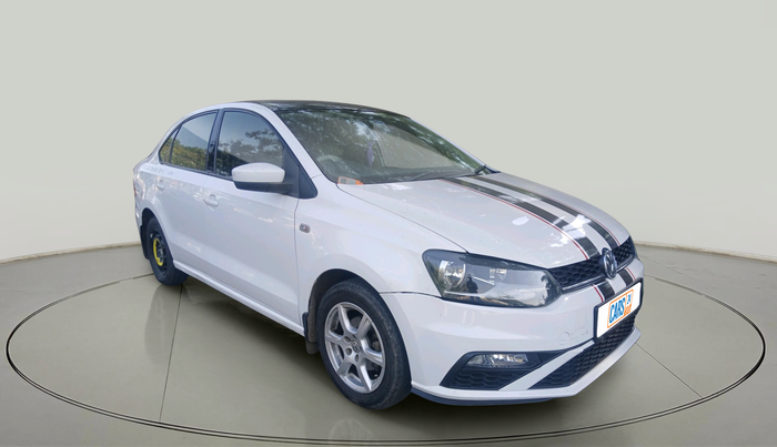 2013 Volkswagen Vento HIGHLINE 1.6 MPI, Petrol, Manual, 1,43,128 km, exterior