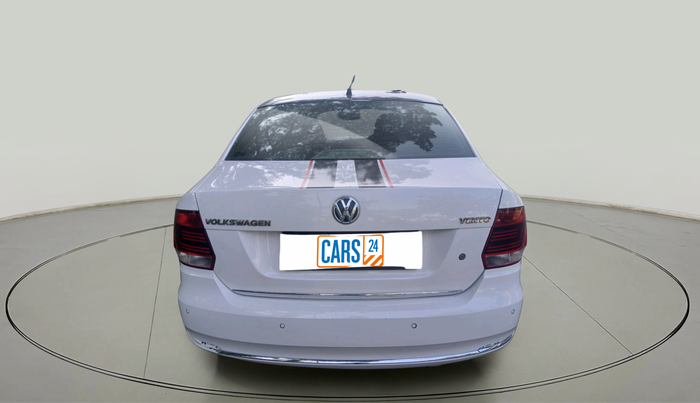 2013 Volkswagen Vento HIGHLINE 1.6 MPI, Petrol, Manual, 1,43,128 km, exterior