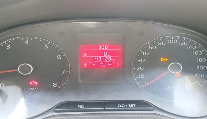 2013 Volkswagen Vento HIGHLINE 1.6 MPI, Petrol, Manual, 1,43,128 km, interior