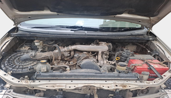 2013 Toyota Innova 2.5 VX 7 STR, Diesel, Manual, 1,52,993 km, exterior