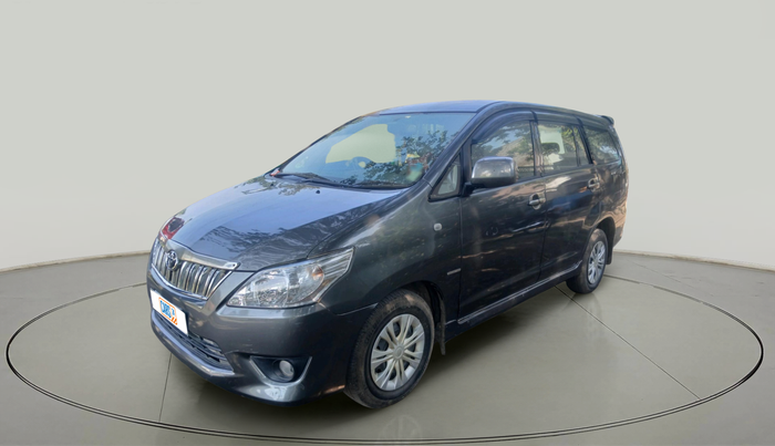 2013 Toyota Innova 2.5 GX 8 STR, Diesel, Manual, 1,36,216 km, exterior