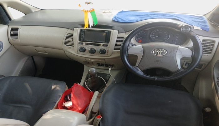 2013 Toyota Innova 2.5 GX 8 STR, Diesel, Manual, 1,36,216 km, interior