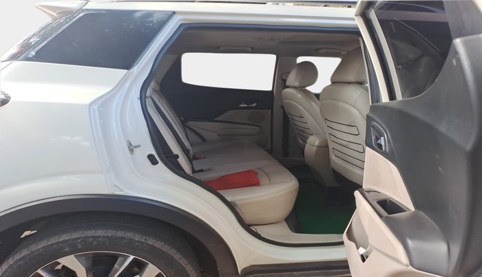 2019 Mahindra XUV300 W8 (O) 1.5 DIESEL, Diesel, Manual, 94,000 km, interior