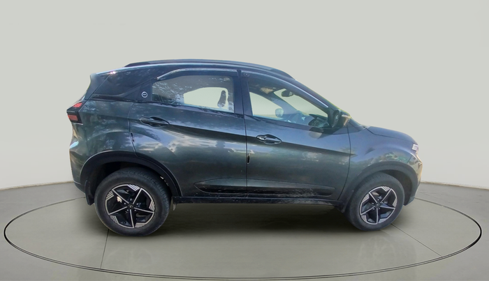 2024 Tata NEXON FEARLESS + SUNROOF DCA DUAL TONE 1.2 PETROL, Petrol, Automatic, 2,80,234 km, exterior
