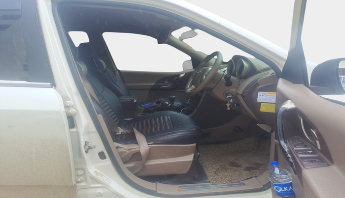 2012 Mahindra XUV500 W8, Diesel, Manual, 2,30,585 km, interior