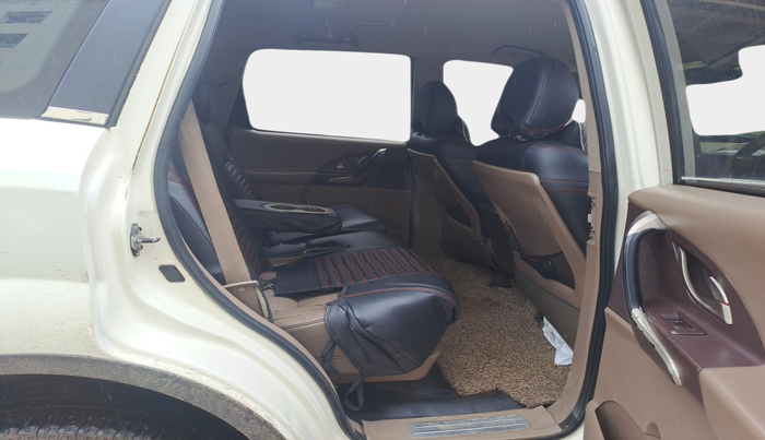 2012 Mahindra XUV500 W8, Diesel, Manual, 2,30,585 km, interior