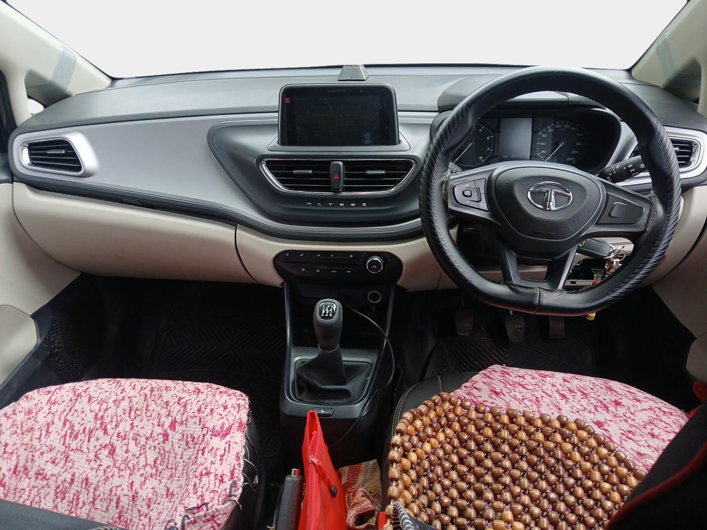 2022 Tata ALTROZ XM PLUS PETROL, Petrol, Manual, 38,227 km, interior