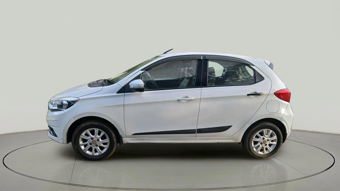 2017 Tata Tiago XZA PETROL, Petrol, Automatic, 1,45,010 km, exterior