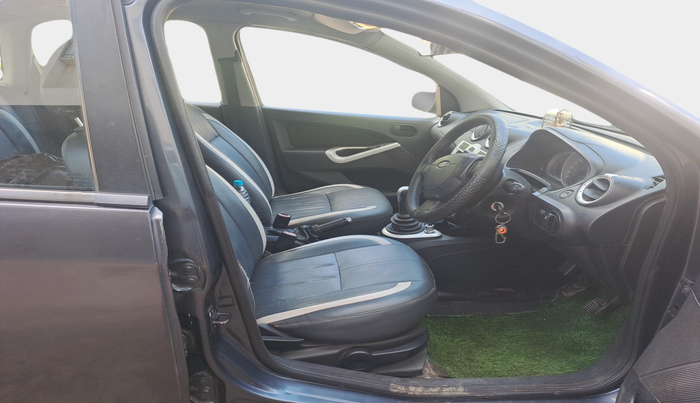 2011 Ford Figo TITANIUM 1.4 DIESEL, Diesel, Manual, 99,810 km, interior