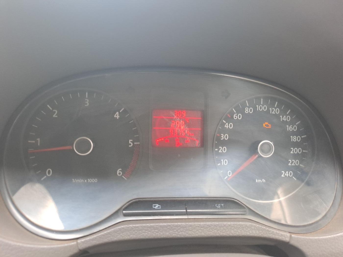 2011 Volkswagen Vento TRENDLINE DIESEL 1.6, Diesel, Manual, 93,154 km, interior
