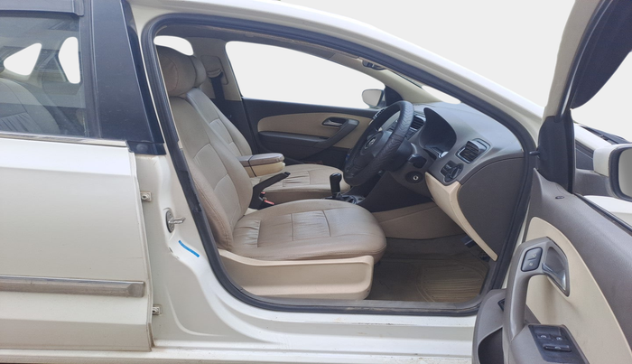 2011 Volkswagen Vento TRENDLINE DIESEL 1.6, Diesel, Manual, 93,154 km, interior