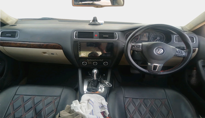 2011 Volkswagen Jetta HIGHLINE TDI, Diesel, Manual, 2,02,204 km, interior