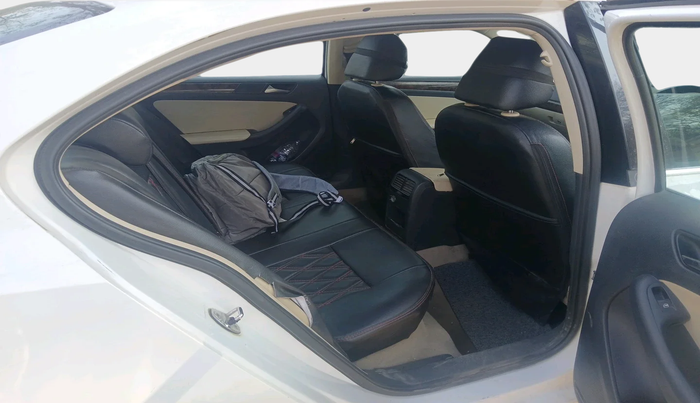 2011 Volkswagen Jetta HIGHLINE TDI, Diesel, Manual, 2,02,204 km, interior