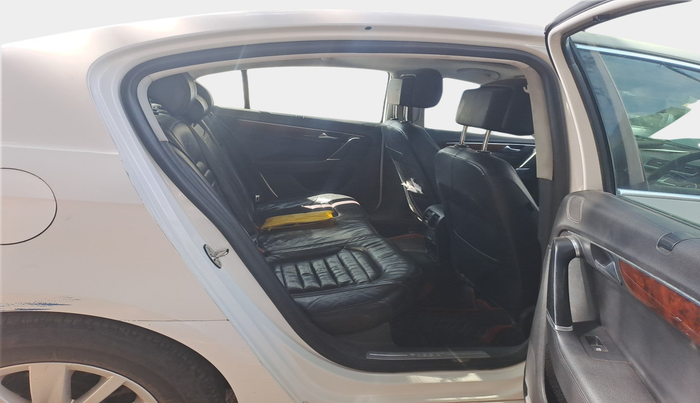 2012 Volkswagen Passat HIGHLINE DSG, Diesel, Automatic, 1,67,211 km, interior