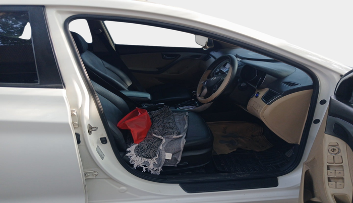 2013 Hyundai New Elantra 1.6 SX AT DIESEL, Diesel, Automatic, 1,30,624 km, interior