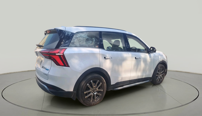 2022 Mahindra XUV700 AX 7 LUXURY D AWD AT 7 STR, Diesel, Automatic, 51,319 km, exterior