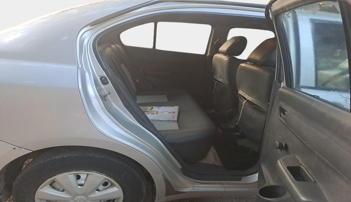2011 Maruti Swift Dzire LXI, Petrol, Manual, 2,04,427 km, interior