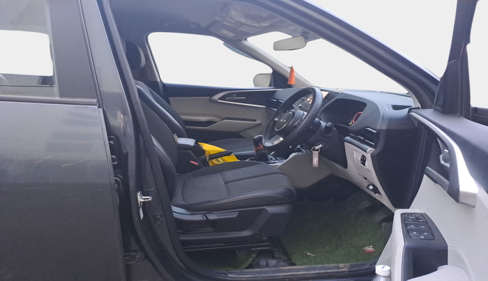2024 KIA CARENS PRESTIGE 1.5 PETROL 7 STR, Petrol, Manual, 27,220 km, interior