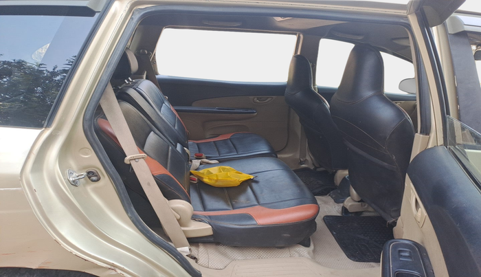 2014 Honda Mobilio 1.5L I-DTEC V, Diesel, Manual, 3,17,470 km, interior