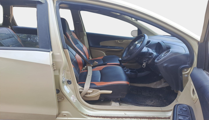 2014 Honda Mobilio 1.5L I-DTEC V, Diesel, Manual, 3,17,470 km, interior