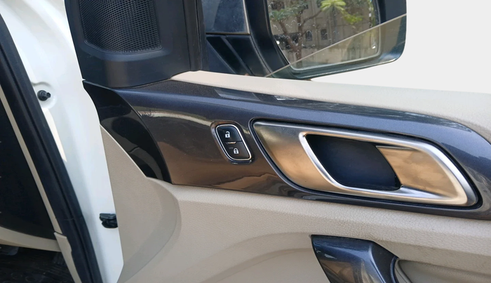 2019 Ford Endeavour TITANIUM PLUS 3.2 4X4 AT SUNROOF, Diesel, Automatic, 1,61,010 km, interior