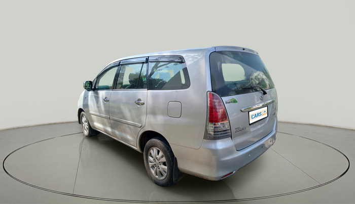 2010 Toyota Innova V 2.5 7 STR, Diesel, Manual, 1,86,100 km, exterior