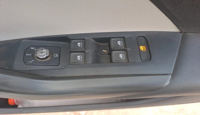 2021 Volkswagen TAIGUN TOPLINE 1.0 TSI MT, Petrol, Manual, 47,834 km, interior