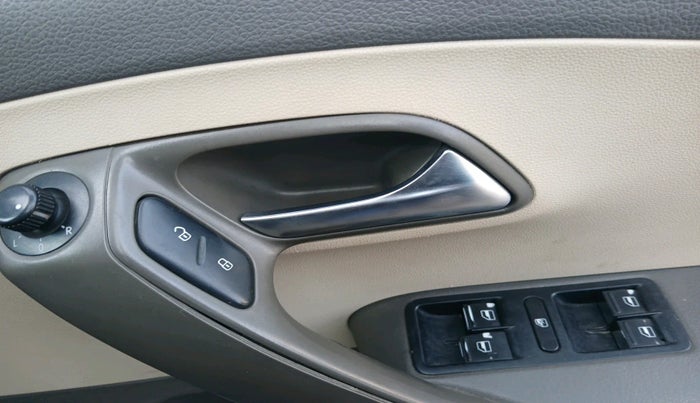 2013 Volkswagen Vento HIGHLINE DIESEL 1.6, Diesel, Manual, 98,577 km, interior