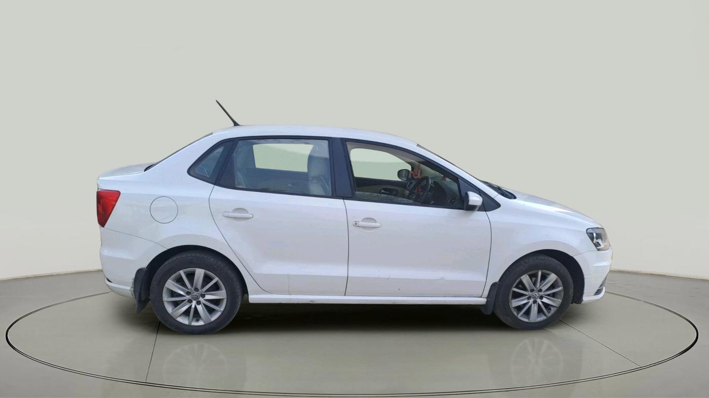 2016 Volkswagen Ameo HIGHLINE1.5L, Diesel, Manual, 2,12,419 km, exterior